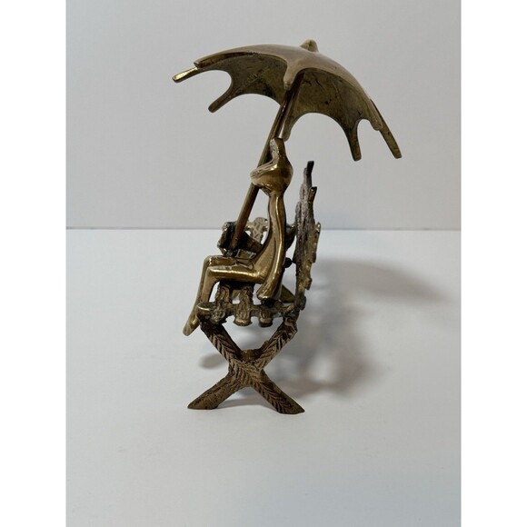 Vintage Brass‎ Frog Sitting on Bench Under Umbrella Statue Figurine. Lonely Frog - Picture 6 of 11